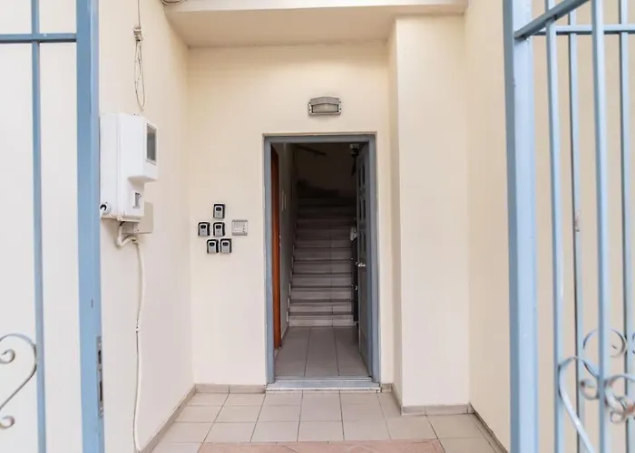 Valantoula - Near Odeon * 코스 타운